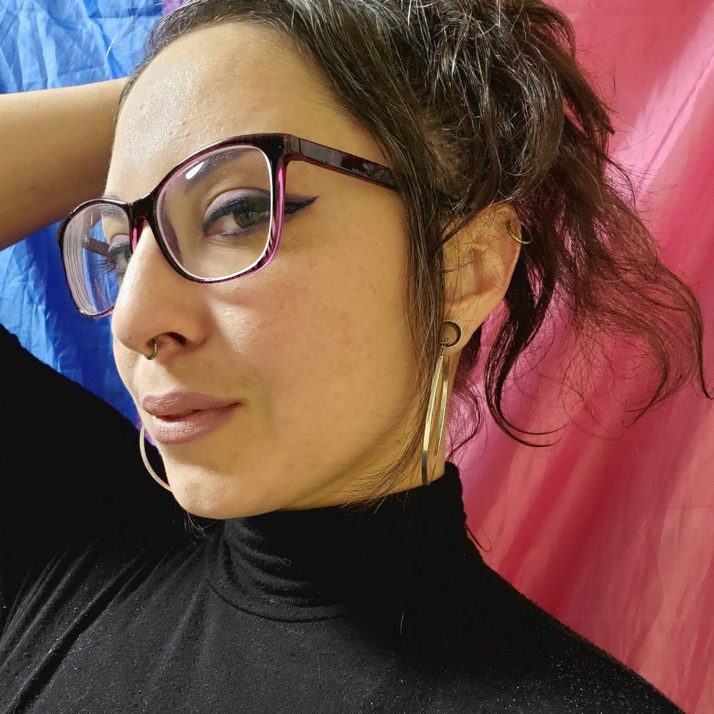 ✨️Meet Your Posher!✨️